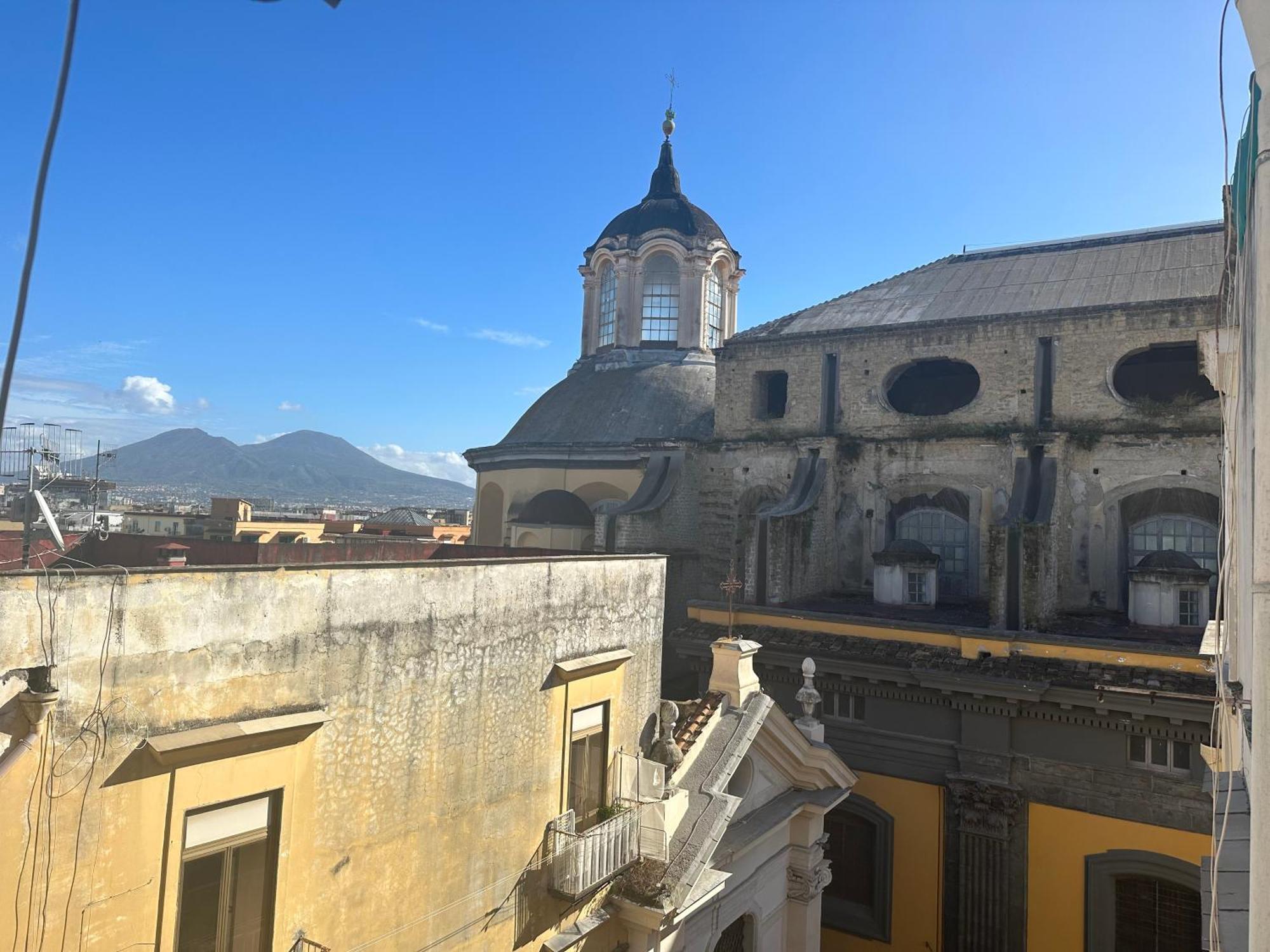 Апартаменты La Casina Di Gio In The City Center Wi-Fi,Panorama Неаполь Экстерьер фото